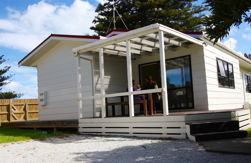 Waikanae Beach Top 10 Holiday Park جيسبورن المظهر الخارجي الصورة