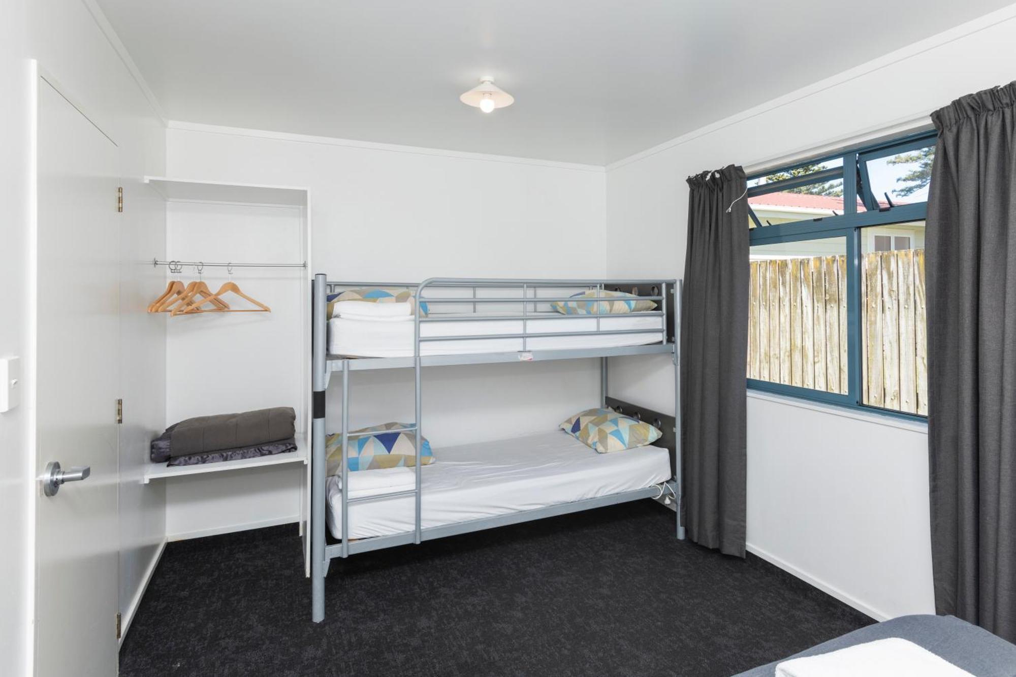 Waikanae Beach Top 10 Holiday Park جيسبورن المظهر الخارجي الصورة