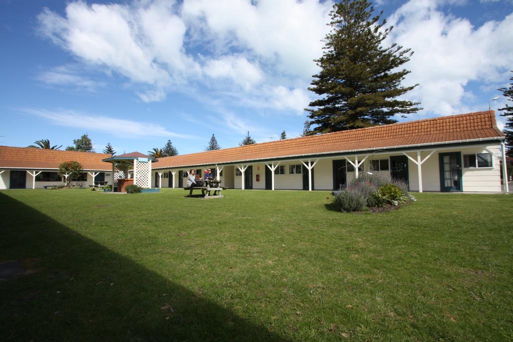 Waikanae Beach Top 10 Holiday Park جيسبورن الغرفة الصورة