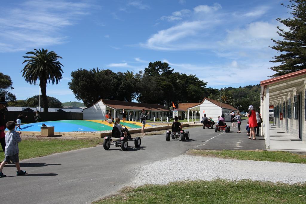 Waikanae Beach Top 10 Holiday Park جيسبورن المظهر الخارجي الصورة