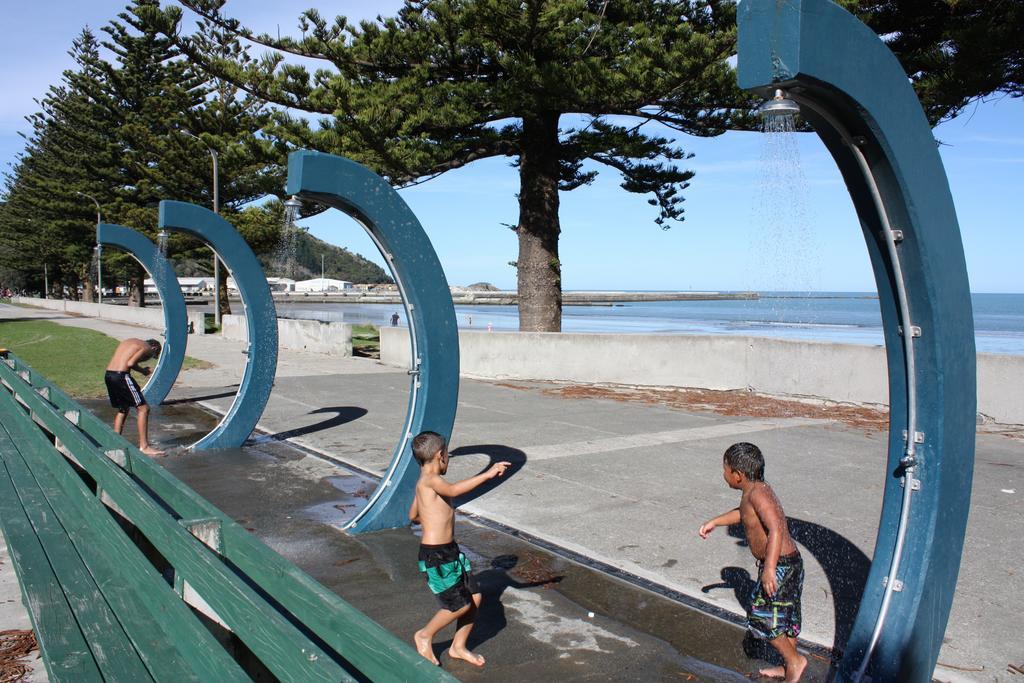 Waikanae Beach Top 10 Holiday Park جيسبورن المظهر الخارجي الصورة