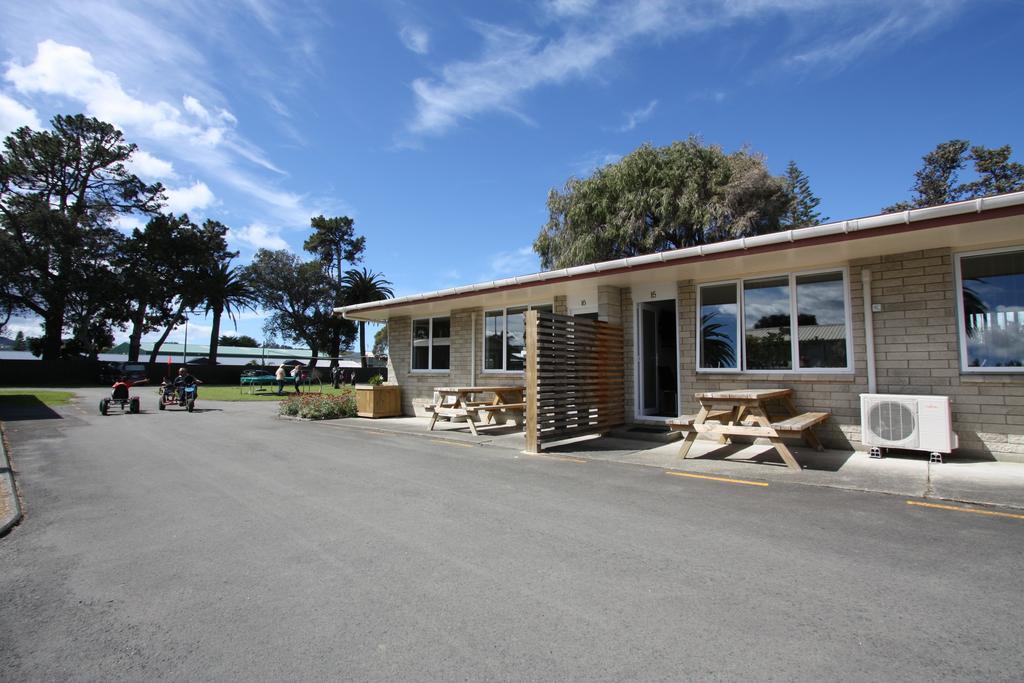 Waikanae Beach Top 10 Holiday Park جيسبورن الغرفة الصورة