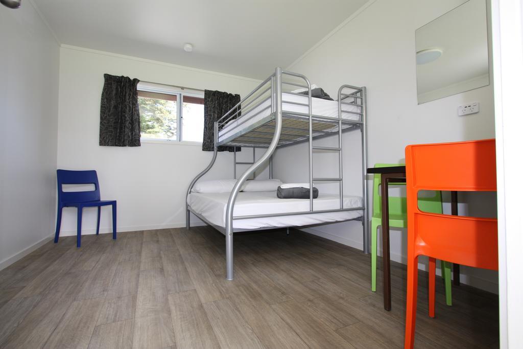 Waikanae Beach Top 10 Holiday Park جيسبورن الغرفة الصورة
