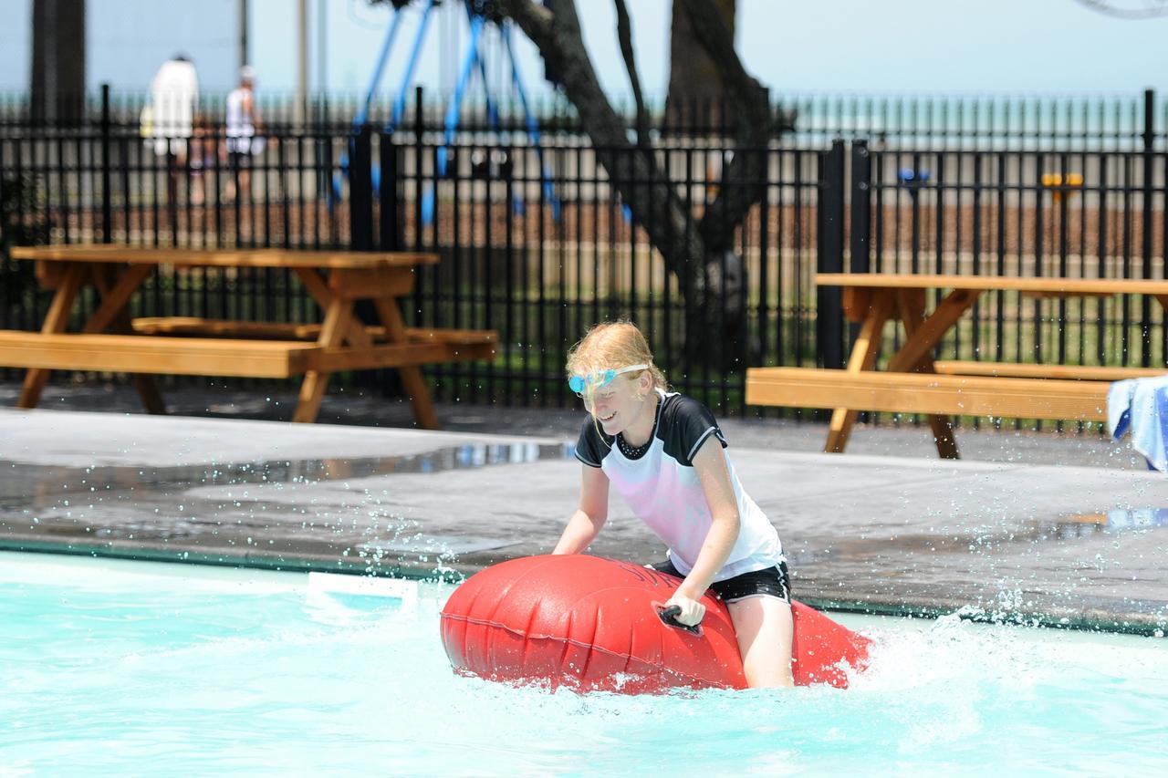 Waikanae Beach Top 10 Holiday Park جيسبورن المظهر الخارجي الصورة