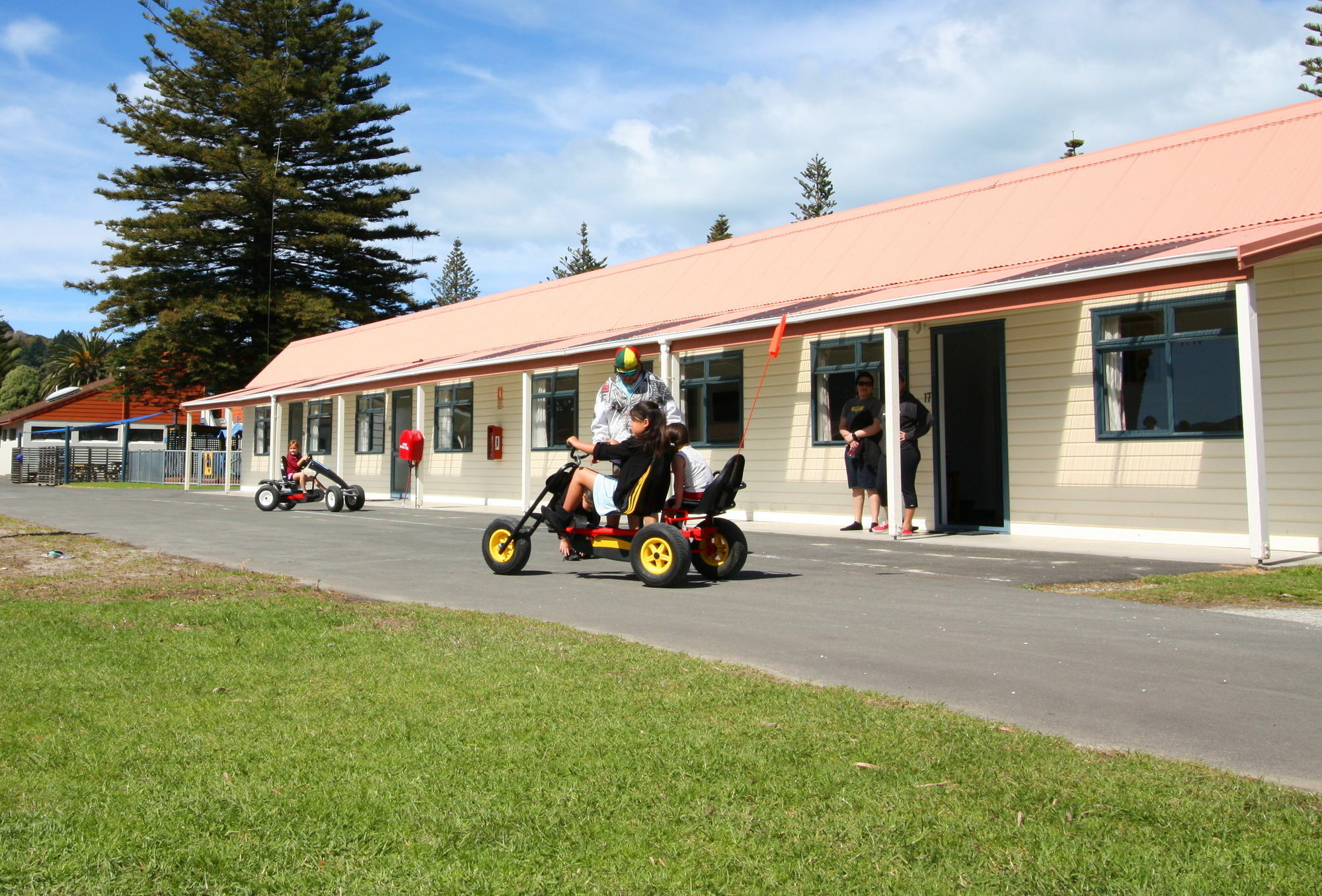 Waikanae Beach Top 10 Holiday Park جيسبورن المظهر الخارجي الصورة